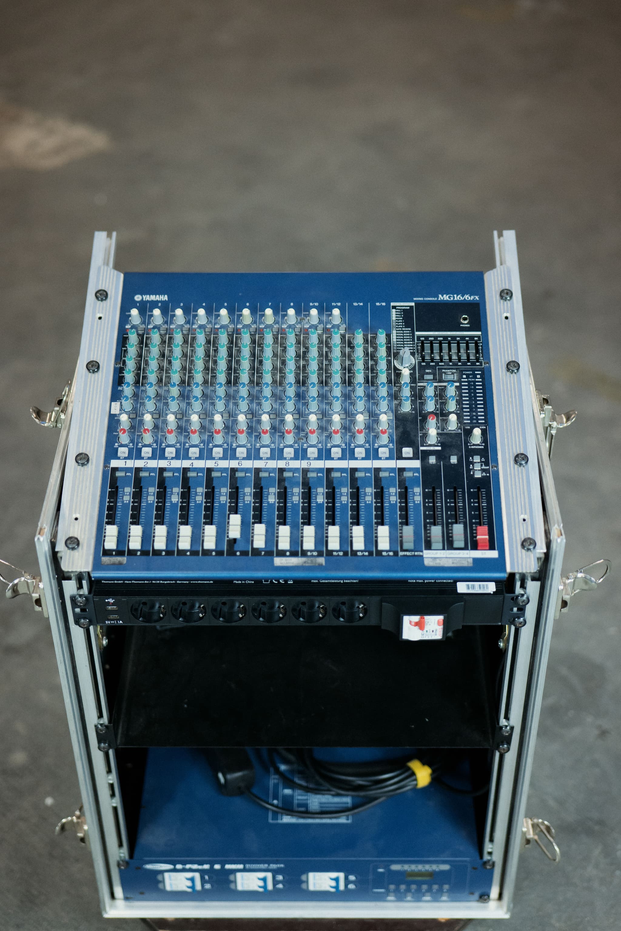 Yamaha Yamaha MG16 Kanal Analogmixer Ansicht 2